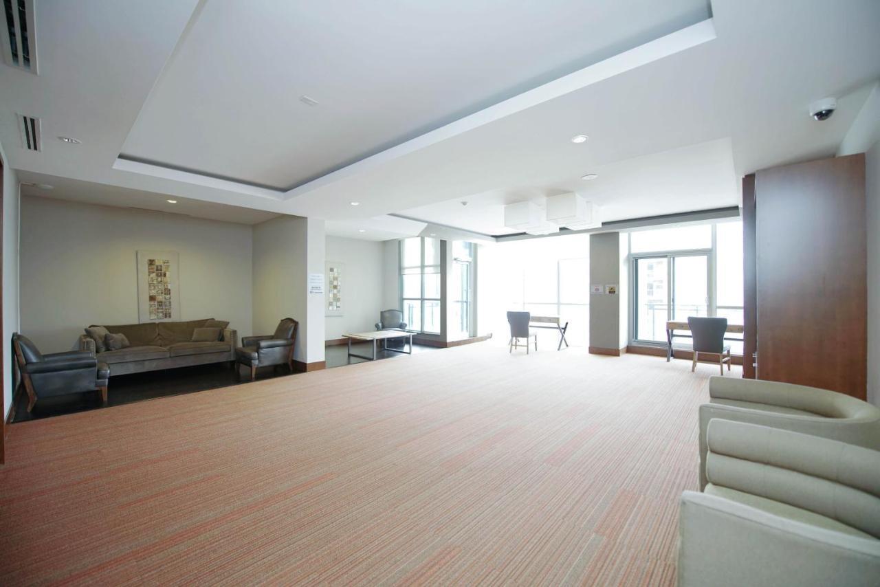 Planurstay- Mississauga Downtown Square One Shopping Centre Εξωτερικό φωτογραφία